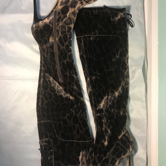 GUESS Valerine 2 Women Brown Over The Knee Boot - Picture 3 of 4